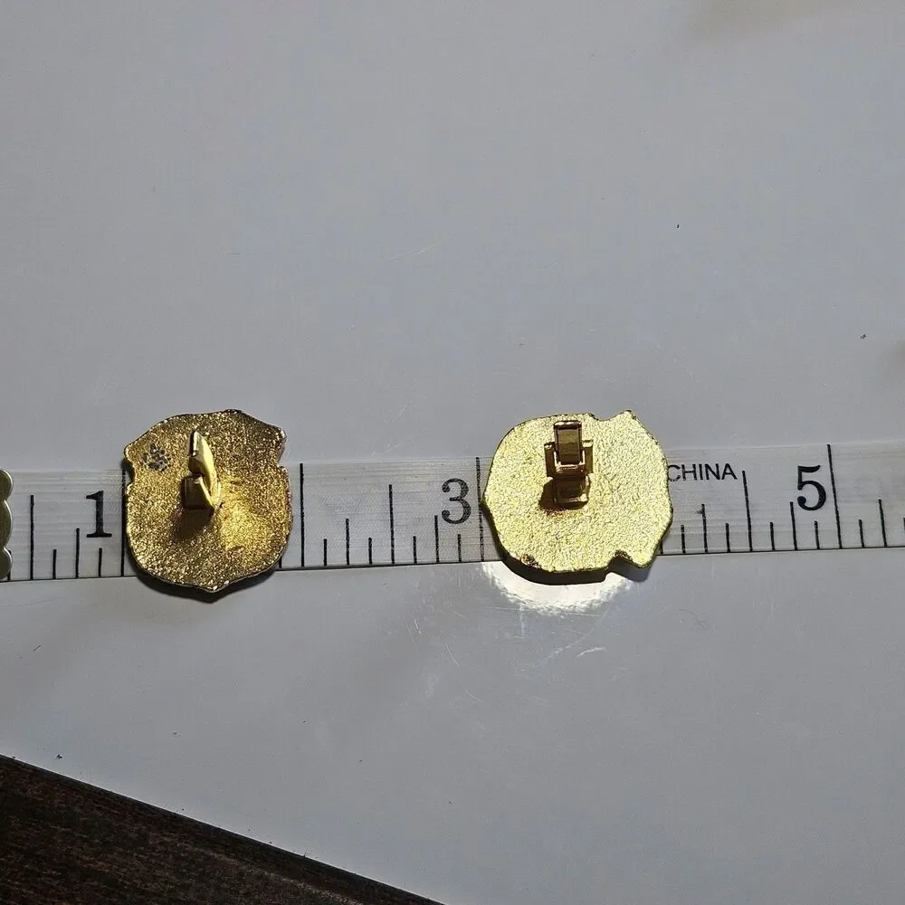 *Sale* Vintage Gold Tone Black Shield Coat Of Arms Family Crest Cuff Links